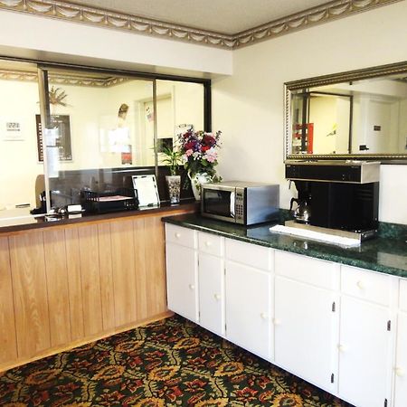 Budget Inn Daleville Extérieur photo